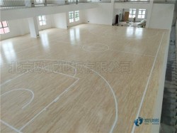 俄勒岡松舞臺場館地板施工隊