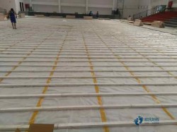 籃球場木地板浸水怎么辦